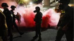 FBI está "rastreando el dinero" para trazar un mapa de toda la red de Antifa: Kash Patel