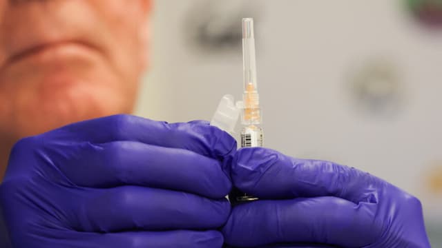 Memorándum interno de la FDA relaciona muerte de niños con la vacunación contra COVID-19