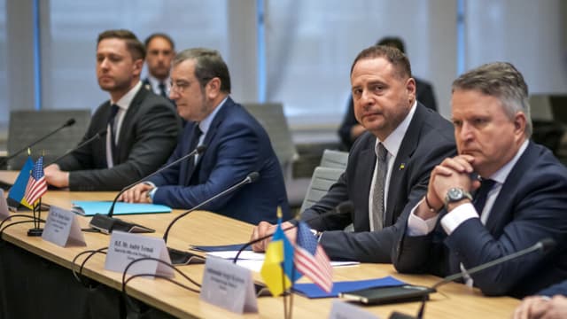 Delegados de Ucrania viajan a EE. UU. para reanudar conversaciones de paz