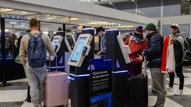 EE. UU. cobrará 45 dólares a viajeros dentro del país que no tengan REAL ID, pasaporte u otro documento
