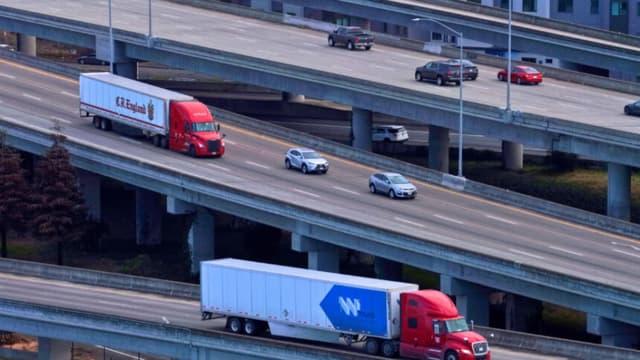 Piden a estado de EE. UU. revocar licencias ilegales o arriesgarse a perder millones de dólares