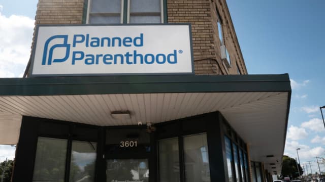 Corte de Apelaciones rechaza el intento de juez de bloquear el retiro de fondos a Planned Parenthood