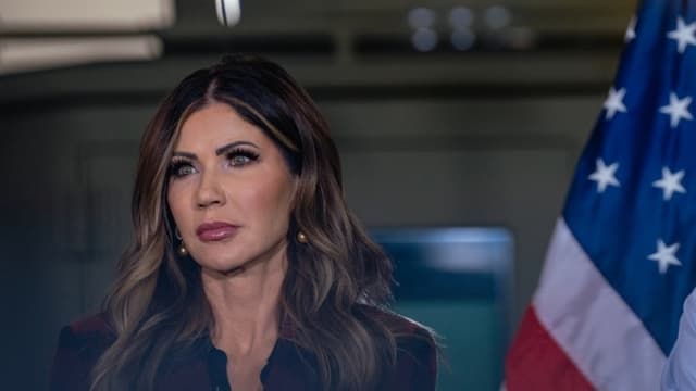 Más de dos millones de inmigrantes ilegales abandonaron Estados Unidos: secretaria de Seguridad Nacional