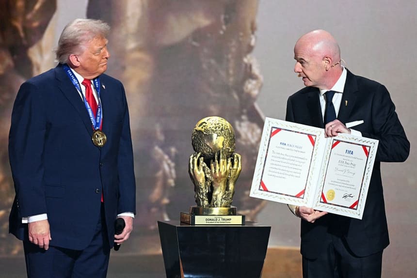 Trump recibe el primer Premio FIFA de la Paz
