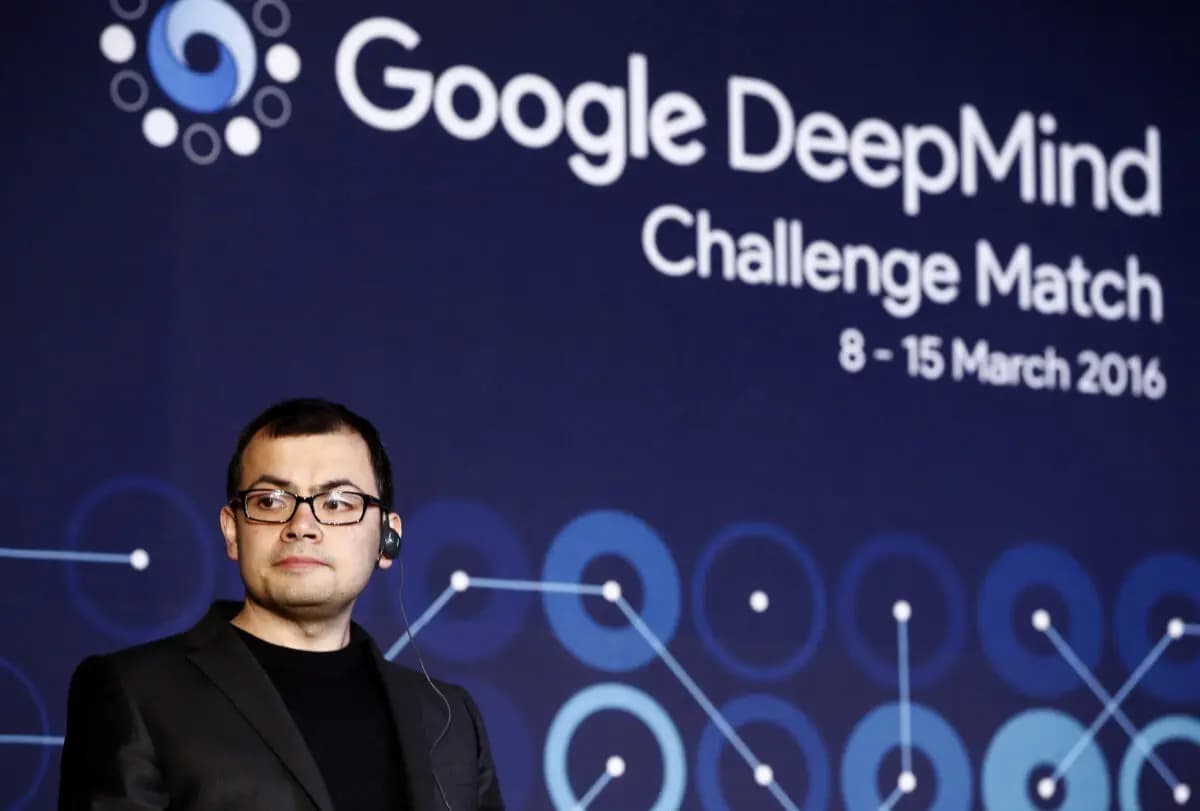 Demis Hassabis, cofundador de DeepMind, la empresa emergente de inteligencia artificial de Google, habla durante una rueda de prensa en Seúl, Corea del Sur, el 15 de marzo de 2016. (Jeon Heon-Kyun/Getty Images).