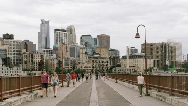 Dr. Oz amenaza con retirar fondos a Minnesota tras fraude de 1000 millones en Medicaid