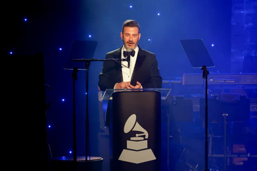 Jimmy Kimmel habla en el escenario durante la 67.ª Gala Pre-GRAMMY y el Homenaje GRAMMY a los Iconos de la Industria en honor a Jody Gerson en el Beverly Hilton el 1 de febrero de 2025 en Beverly Hills, California. (Foto de Frazer Harrison/Getty Images).