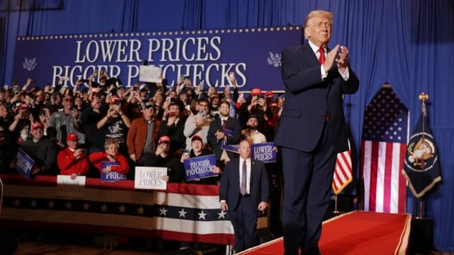 Trump destaca precios más bajos y salarios más altos en la primera parada de su gira nacional