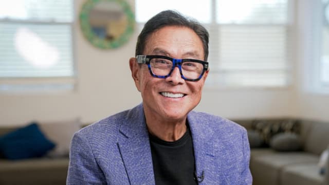 Autor del libro  "Padre rico, padre pobre" advierte sobre el comunismo en las instituciones financieras