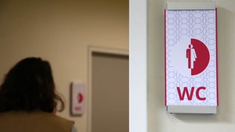 Depto. de Justicia de EE. UU. demanda a Junta Escolar de Virginia por política de ideología de género