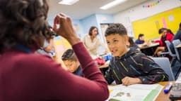 Arizona eliminará la DEI de las escuelas públicas