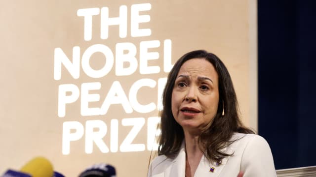 Ganadora del Premio Nobel de la Paz, Corina Machado, dice que la salida de Maduro es inevitable