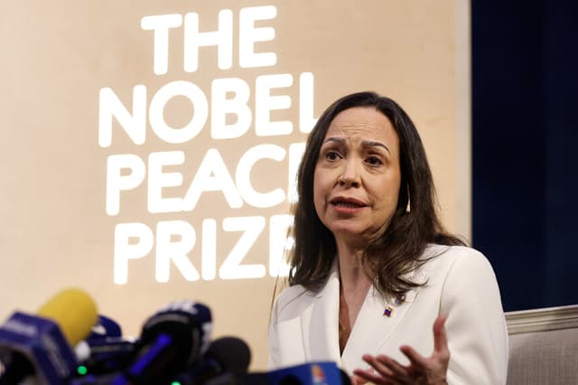 Ganadora del Premio Nobel de la Paz, Corina Machado, dice que la salida de Maduro es inevitable