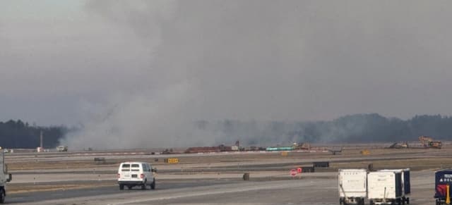 Avería en el motor obliga a vuelo de United Airlines a regresar al aeropuerto de Washington D.C.
