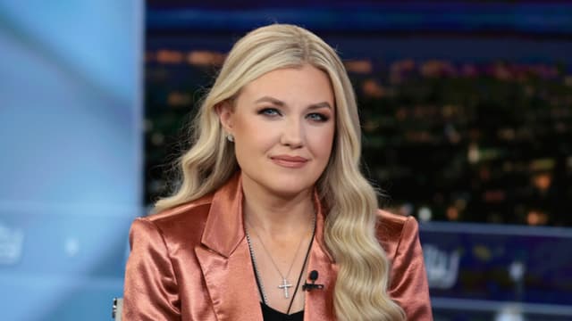 Erika Kirk en el programa "Hannity" en los estudios de Fox News Channel el 8 de diciembre de 2025 en la ciudad de Nueva York. (Dimitrios Kambouris/Getty Images)