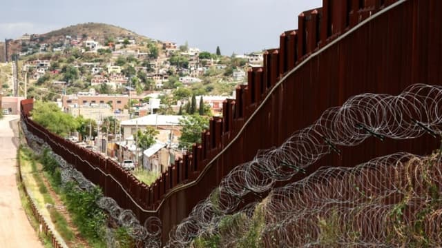 EE. UU. ejecuta el mayor despliegue de alambre de púas en la frontera con México