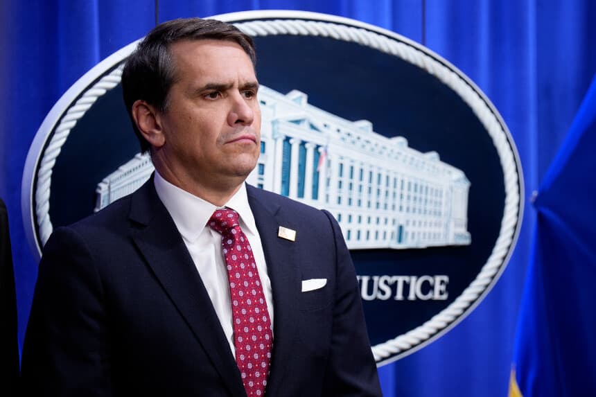 El DOJ no entregará todos los archivos de Epstein al Congreso antes del plazo: Fiscal general adjunto