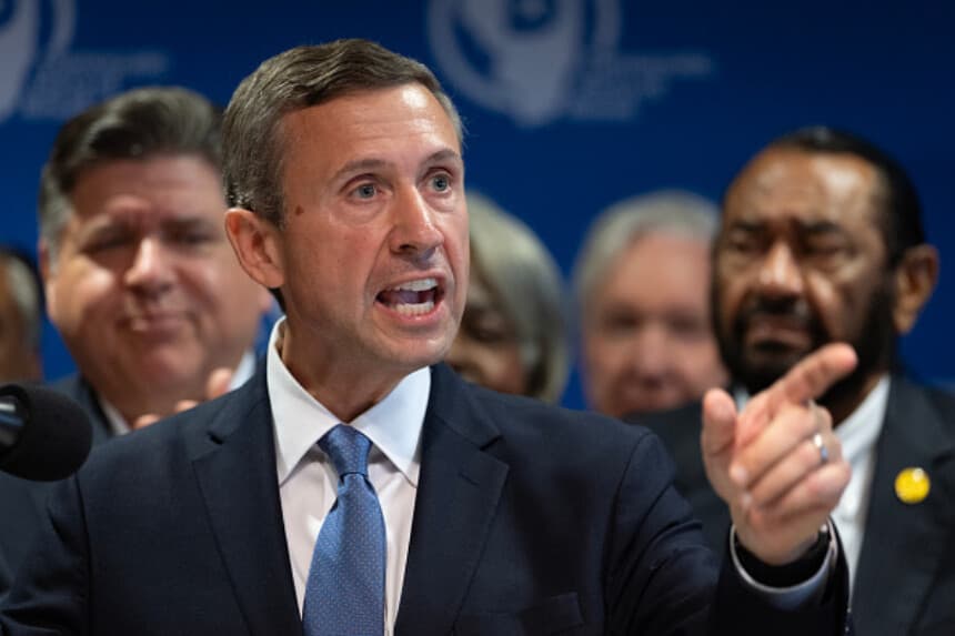 Demócratas y estrategas presionan al Comité Nacional Demócrata para publicar análisis de derrotas 2024