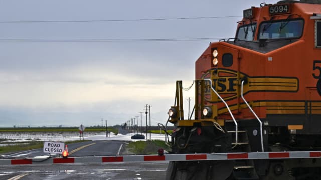 EE. UU. exige dominio de inglés a trabajadores ferroviarios mexicanos que cruzan la frontera