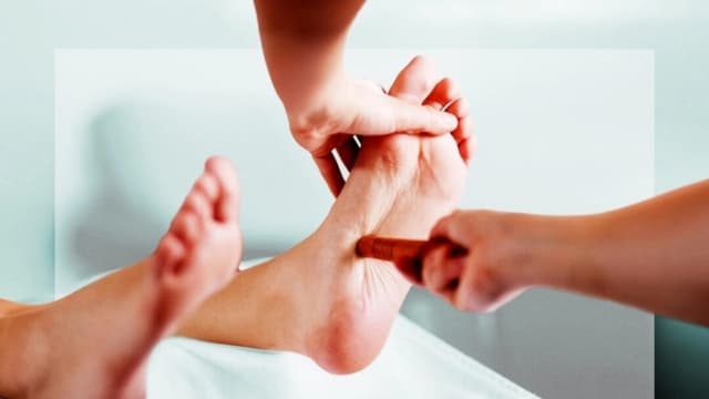 Cómo el masaje de pies puede ayudar a reducir el dolor y aliviar los síntomas