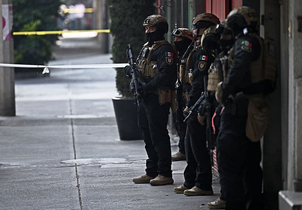 Tiroteo en local de comida del Centro de CDMX deja un muerto y un herido