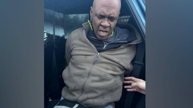 Arrestan a inmigrante ilegal que intentó evadir a los agentes embistiéndolos con su automóvil en EE. UU.