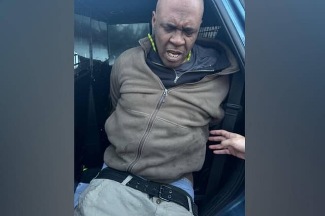 Arrestan a inmigrante ilegal que intentó evadir a los agentes embistiéndolos con su automóvil en EE. UU.