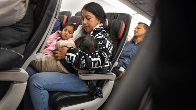 Agencia de Seguridad Nacional de EE. UU. ofrece USD 3000 a inmigrantes ilegales para que se autodeporten