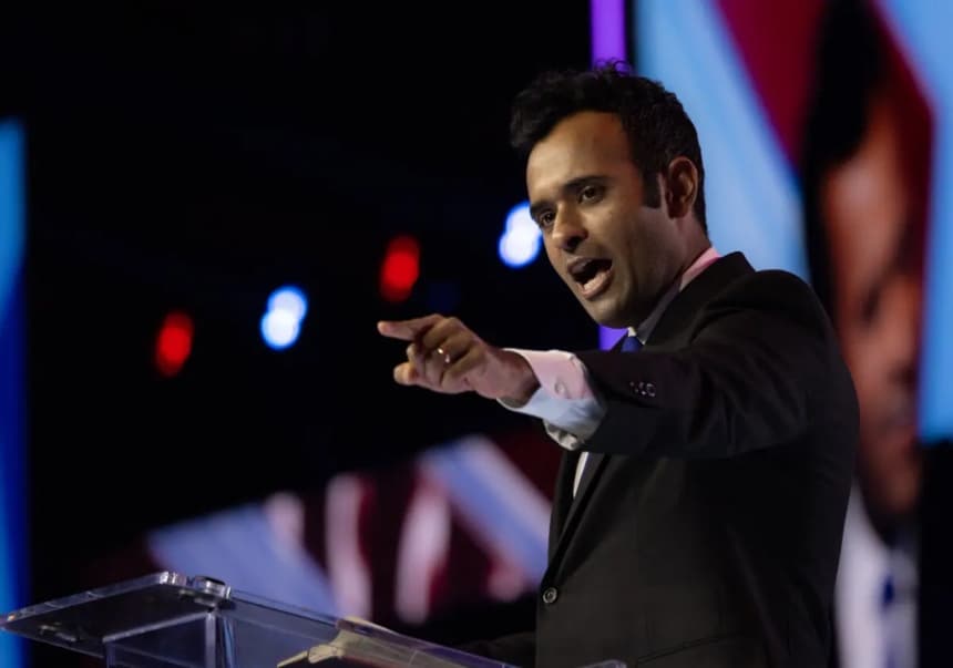 El candidato a gobernador de Ohio, Vivek Ramaswamy, habla en el AmericaFest de Turning Point USA en Phoenix, el 19 de diciembre de 2025. (John Fredricks/The Epoch Times)
