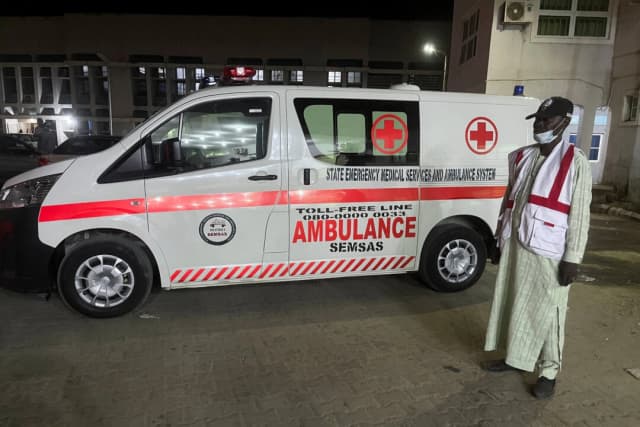 Cinco muertos y más de 30 heridos deja explosión en mezquita de Nigeria tras aparente ataque suicida
