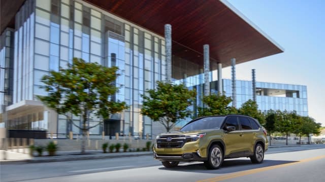 Subaru finalmente entra en el segmento de SUV híbridos con el 2025 Forester