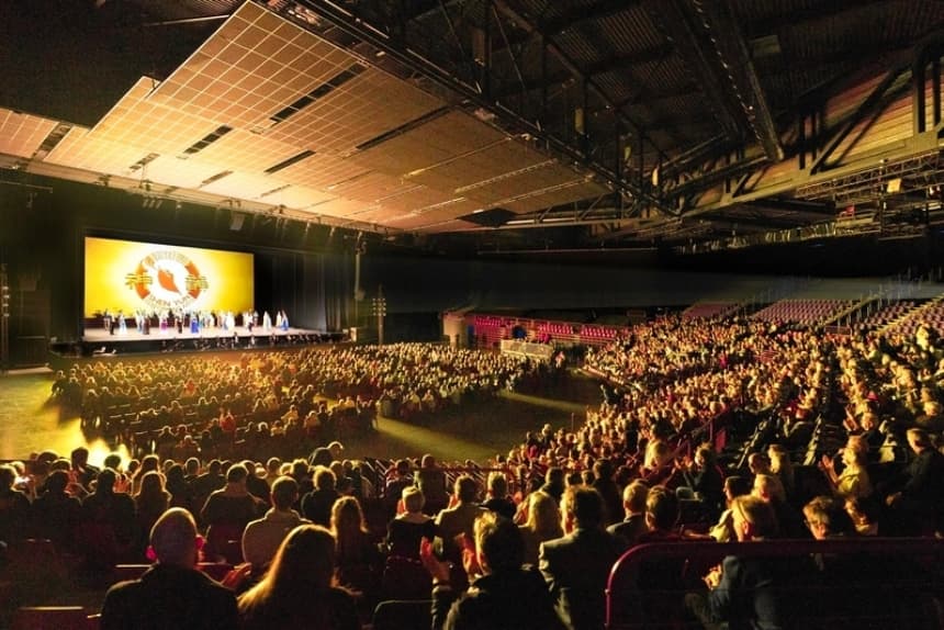 Despedida de Shen Yun Performing Arts en el Galaxie Amnéville de Amnéville, Francia, el 18 de diciembre de 2025. (Zhang Yue/The Epoch Times)