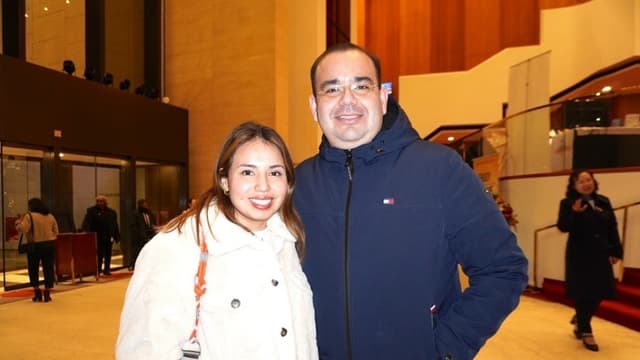 Pareja mexicana expresa su alegría al ver Shen Yun en Houston