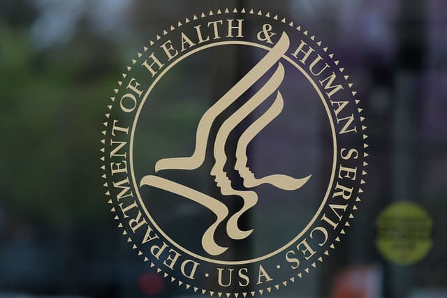 HHS detiene fondos para el cuidado infantil ante más acusaciones de fraude en Minnesota