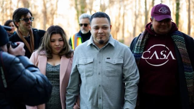 Revelan detalles sobre la decisión de procesar a Abrego García