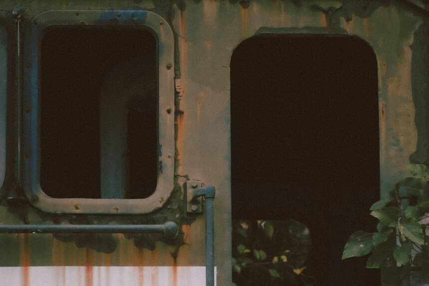 Descarrilamiento de tren en Kentucky causa fuga química e incendio