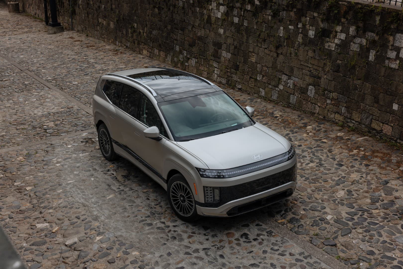 Hyundai estrena un nuevo buque insignia y es eléctrico: el Ioniq 9