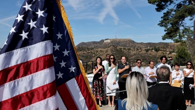 EE. UU. anuncia revisión de pruebas de ciudadanía estadounidense