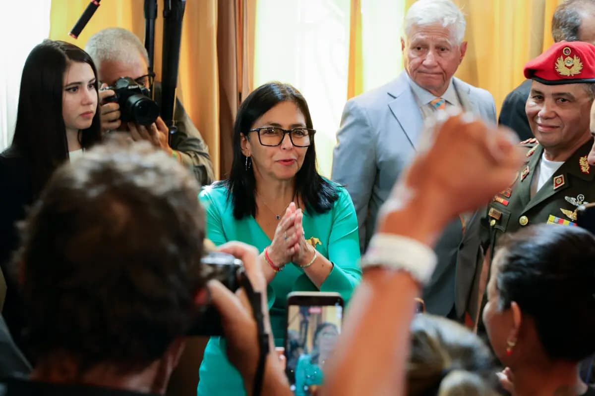 <em>La vicepresidenta de Venezuela, Delcy Rodríguez, reacciona tras ser juramentada como presidenta interina de Venezuela durante la sesión inaugural del Período Constitucional Legislativo 2026-2031 en el Palacio Federal Legislativo en Caracas, Venezuela, el 5 de enero de 2026. (Jesús Vargas/Getty Images)</em>