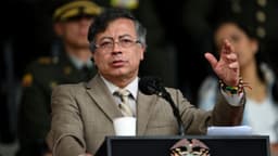 Colombia responde a Ecuador con aranceles del 30% a 20 productos y suspende la venta de energía