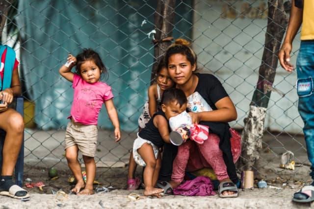 La tragedia venezolana: el socialismo, el derecho adquirido y la tiranía están relacionados