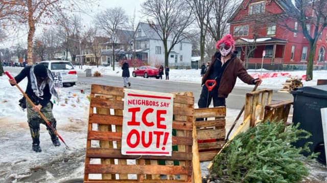 Vecinos de Minneapolis usaron silbatos y bocinas para alertar sobre actividad de ICE antes del tiroteo