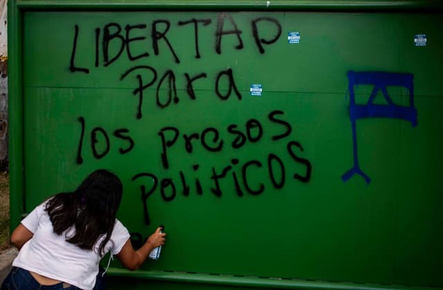 “Todos los restantes deben ser liberados”: opositores tras liberación de prisioneros políticos en Nicaragua