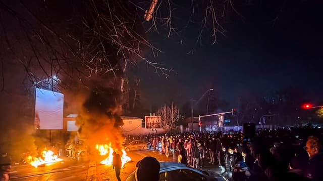 Trump anuncia que EE. UU. está listo para ayudar a manifestantes iraníes ante el aumento de muertos