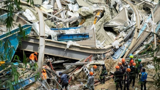 Mueren 4 personas por el derrumbe de un vertedero en Filipinas