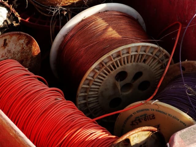 Ola de costosos robos de cobre amenaza la seguridad pública en EE. UU., según expertos