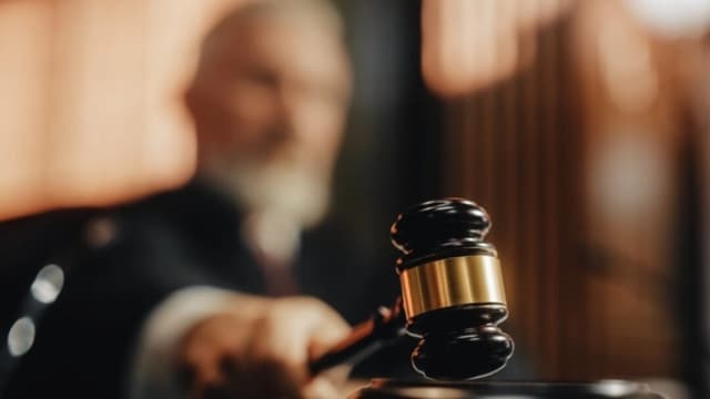 Juicio en Nueva York examinará responsabilidad en caso de cirugía de cambio de género en adolescente