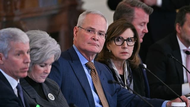 Trump sugiere que mantendrá a ExxonMobil fuera de Venezuela