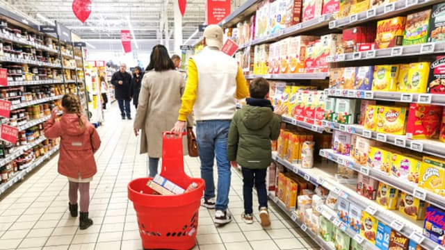 Inflación anual de EE. UU. se mantuvo estable en 2.7 durante 2025