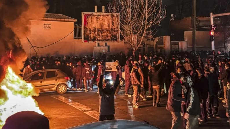 ¿Cómo afecta el levantamiento iraní a la transición china?